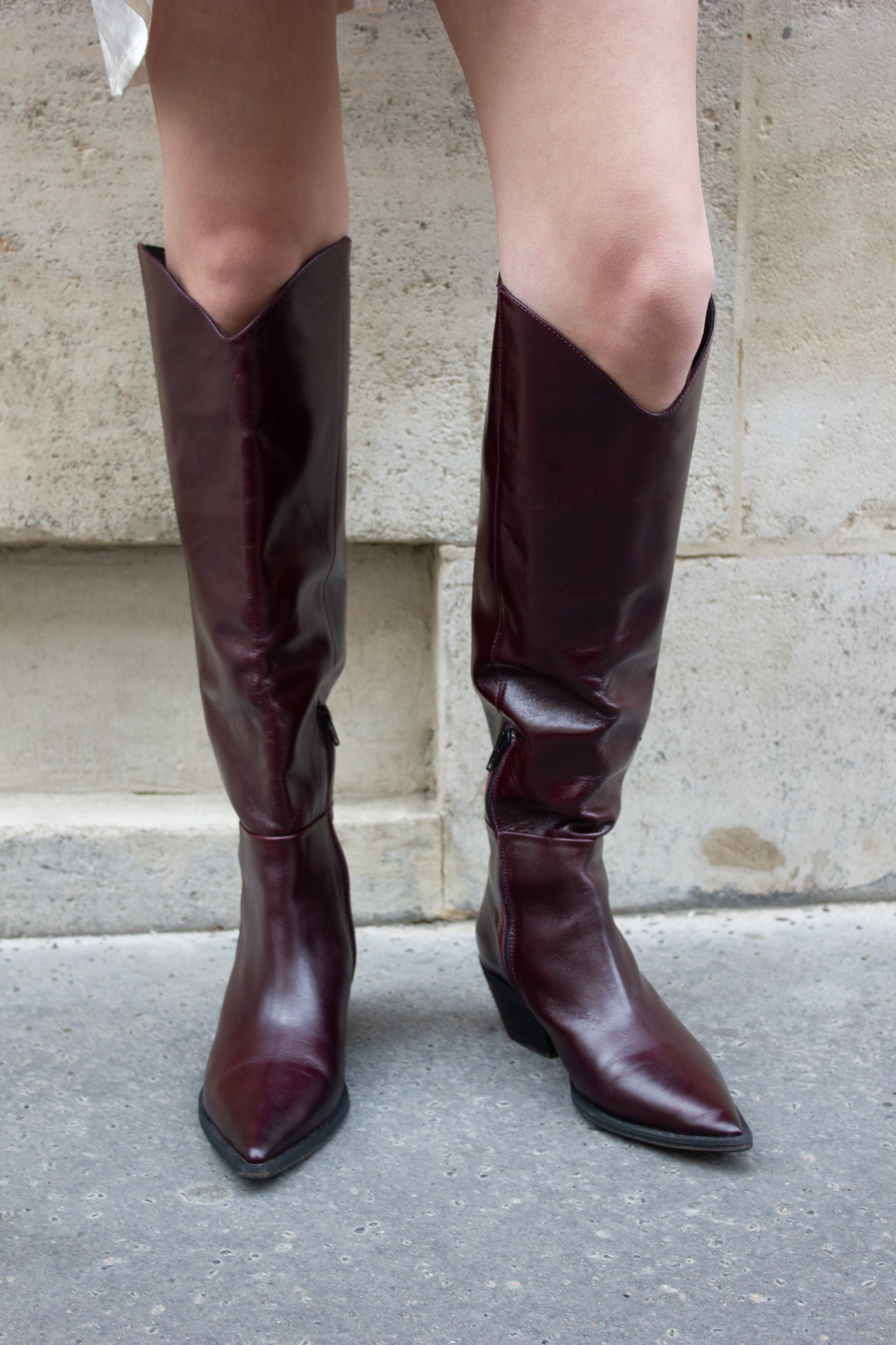 High boots in burgundy