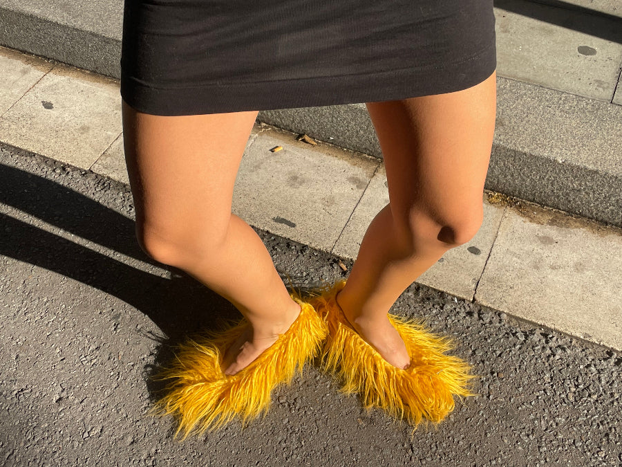 AnnK /aenk:ei/ Yellow Heels