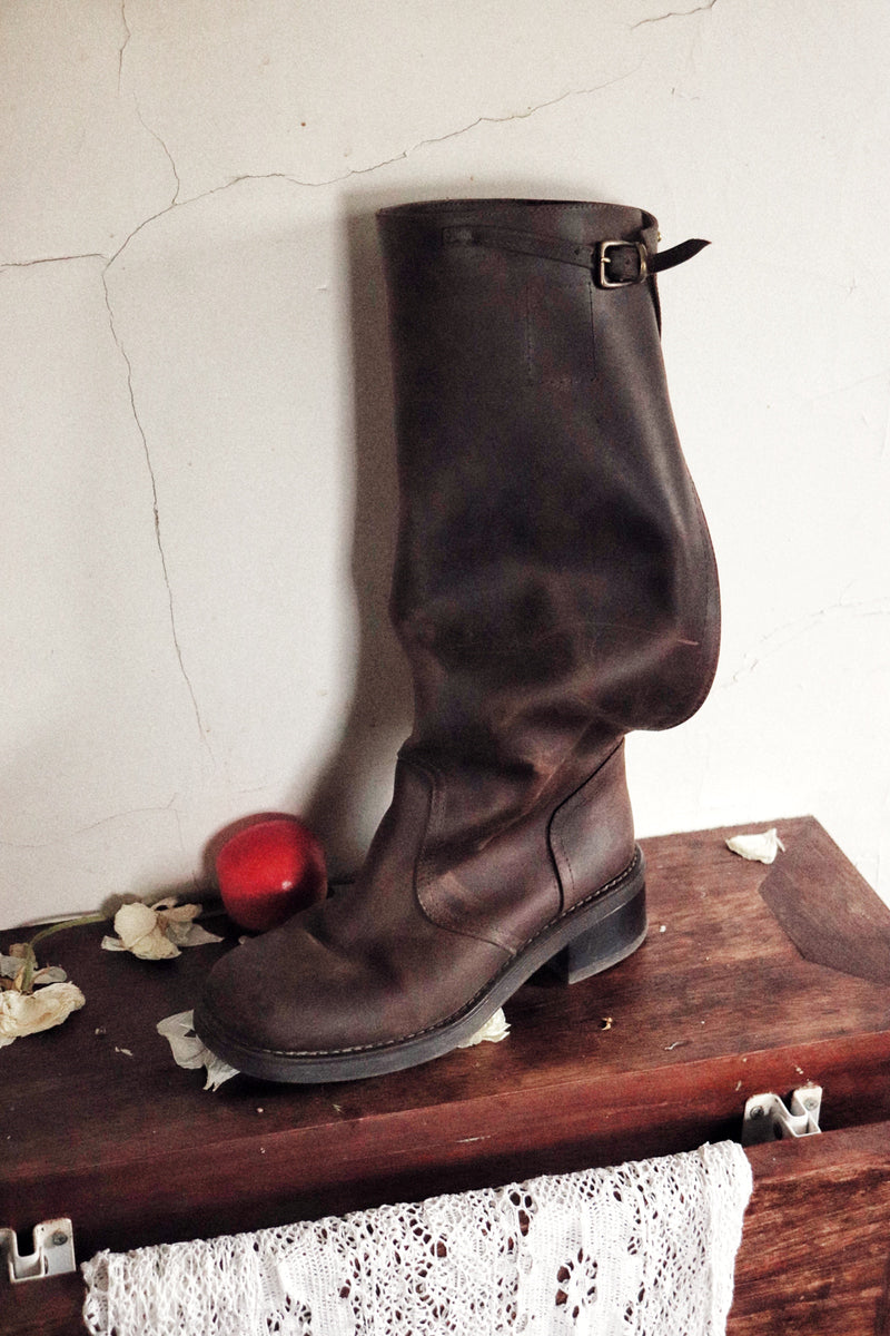 TRANSFORMABLE BROWN BOOTS