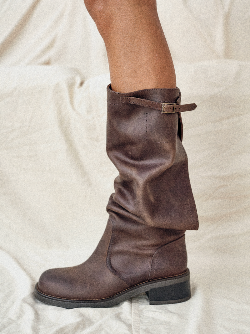 TRANSFORMABLE BROWN BOOTS