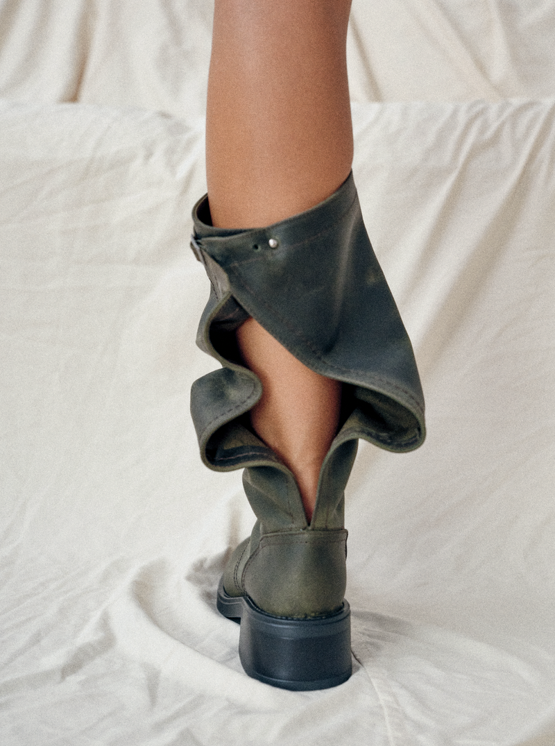 TRANSFORMABLE OLIVE BOOTS