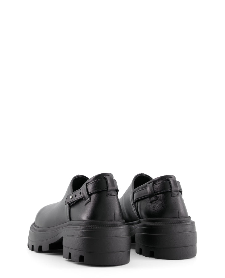 annk cloggs in black