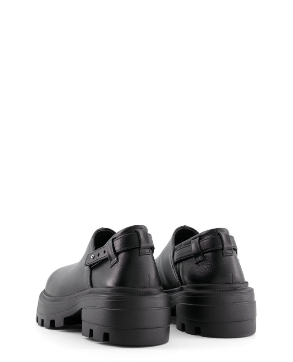 annk cloggs in black