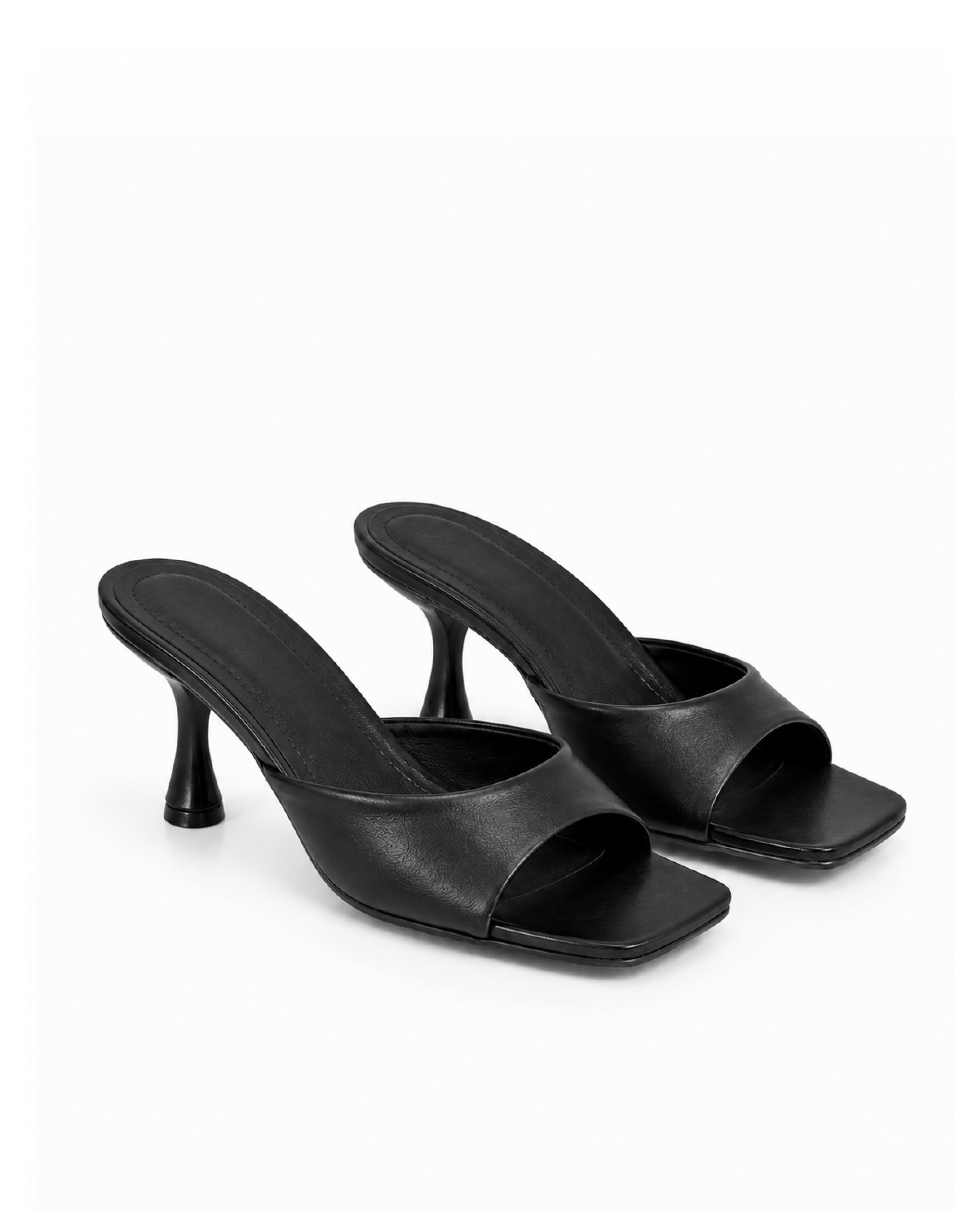 CARRIE's MULES BLACK