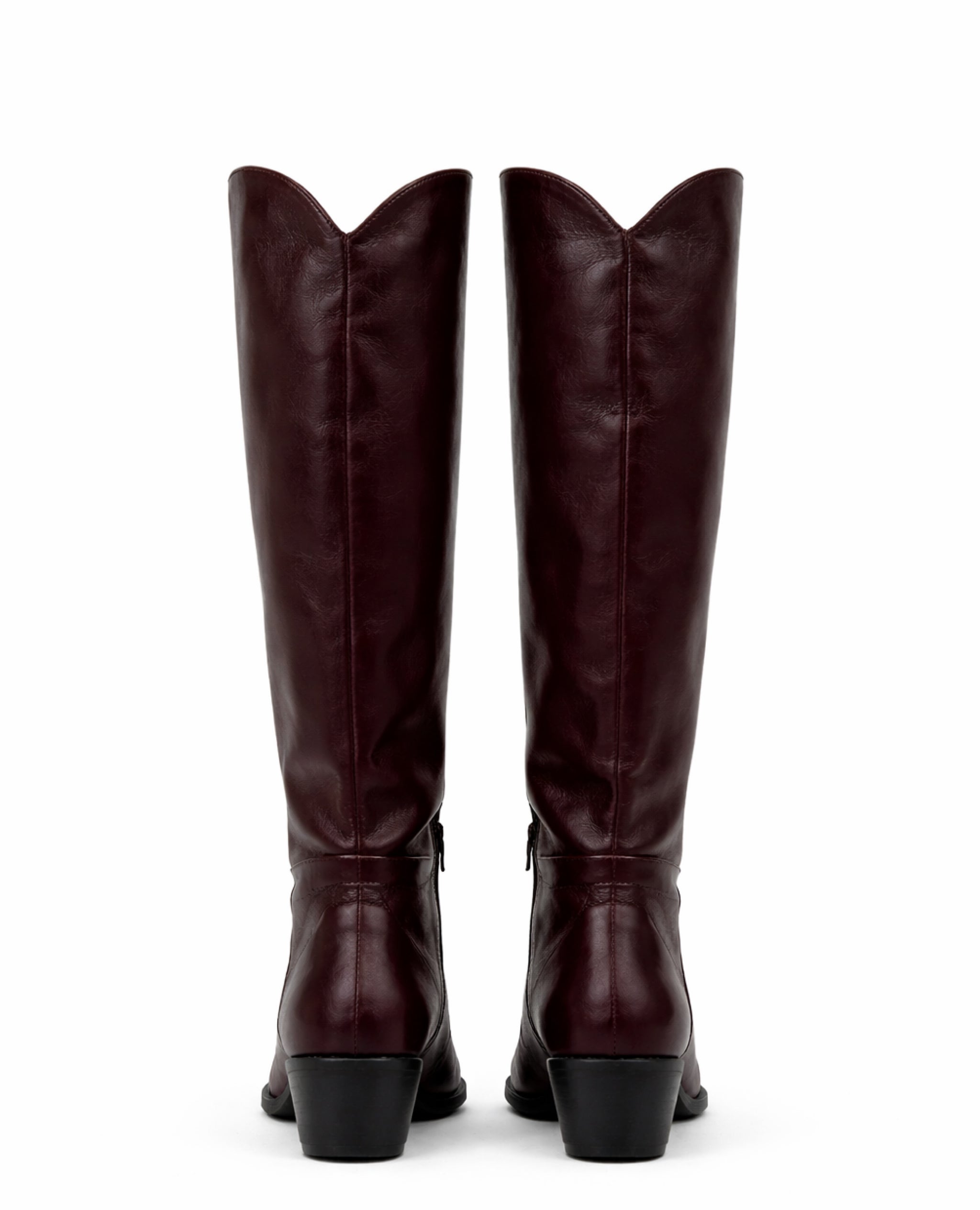 High boots in burgundy
