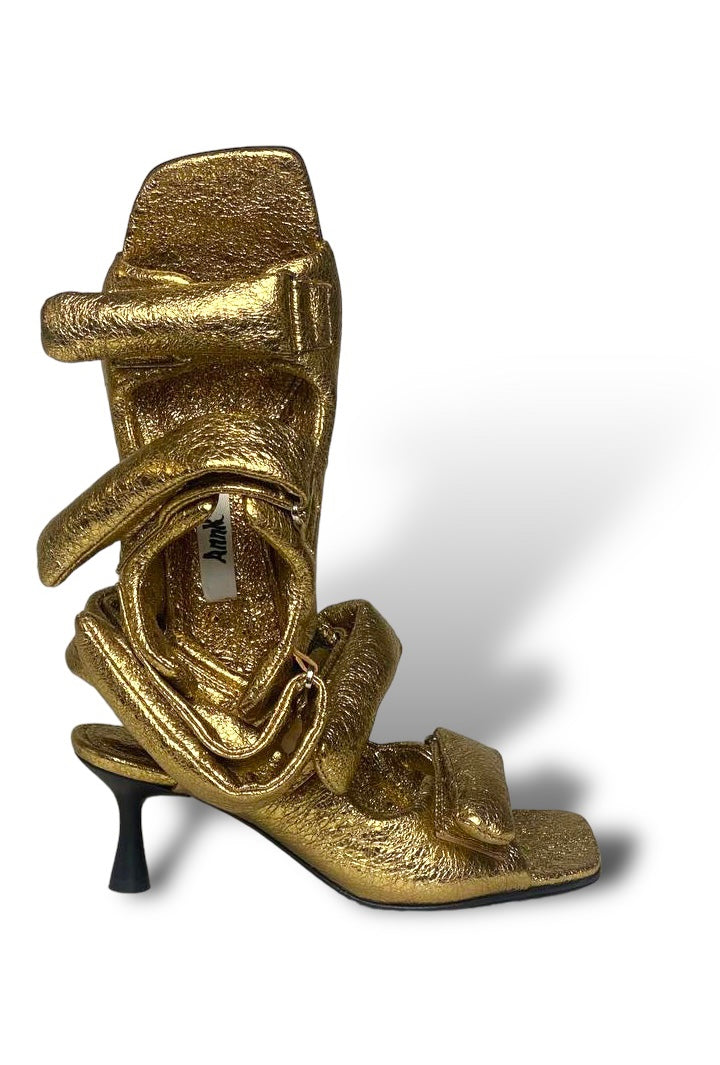 Fou Sandals in gold