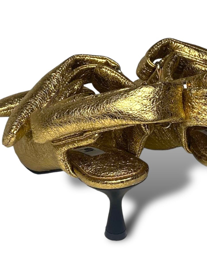 Fou Sandals in gold