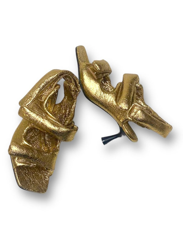 Fou Sandals in gold