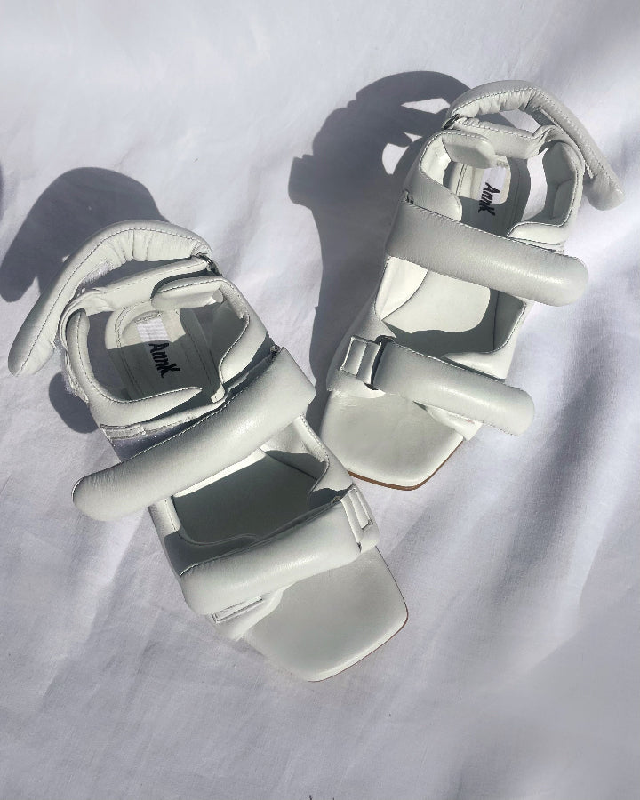 White Fou Heels AnnK /aenk:ei/ 